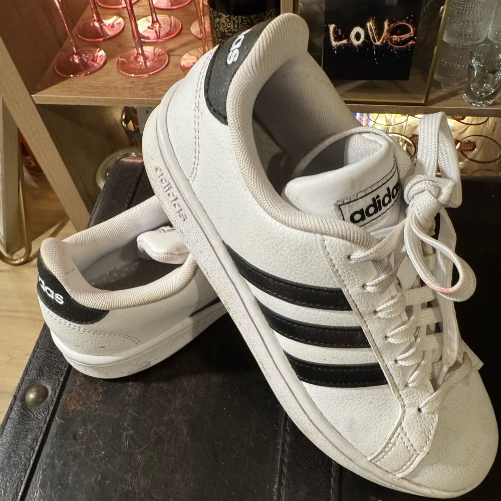 SALE! White Adidas Superstar Sz 6